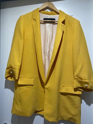 Americana amarilla Zara Talla M
