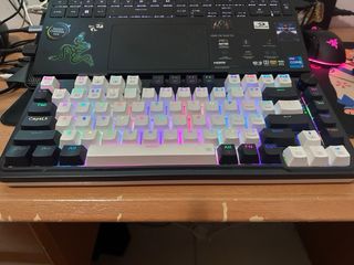 Teclado Redragon RGB Blanco y negro 75tcl