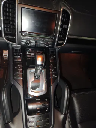 Porsche Cayenne 2011 Dist. Eco