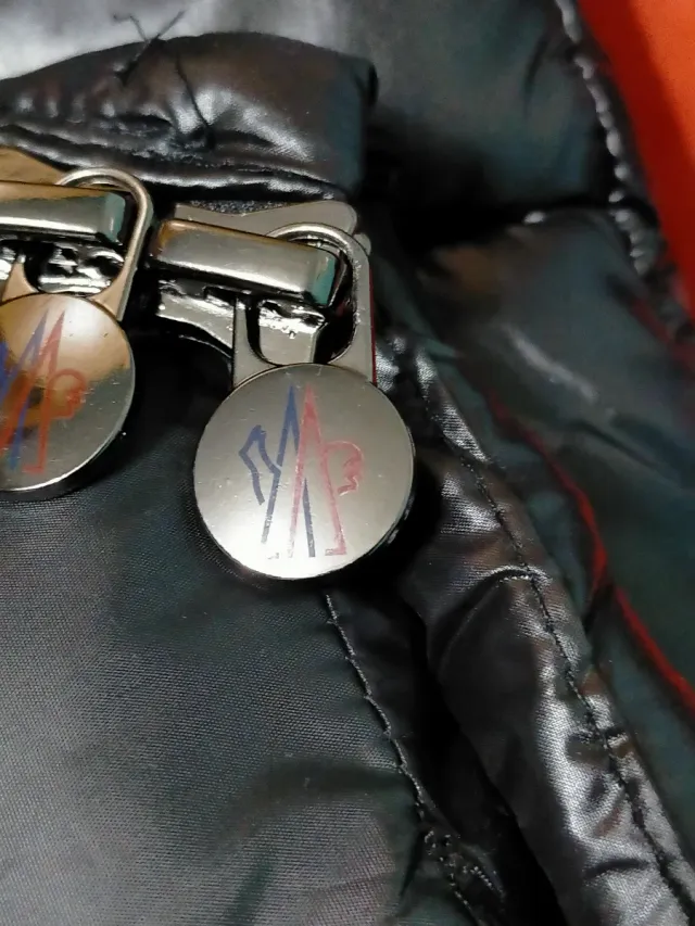 Plumas Moncler Negro Brillante talla M