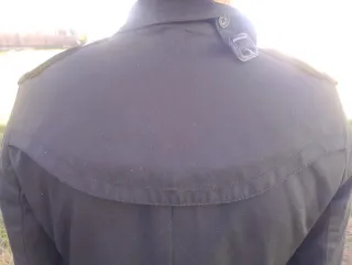 Gabardina doble botonadura negra