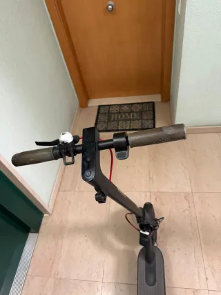 Patinete Eléctrico Xiaomi M365, con ruedas macizas