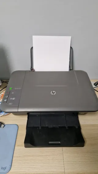HP Deskjet 1050A + Cartucho color