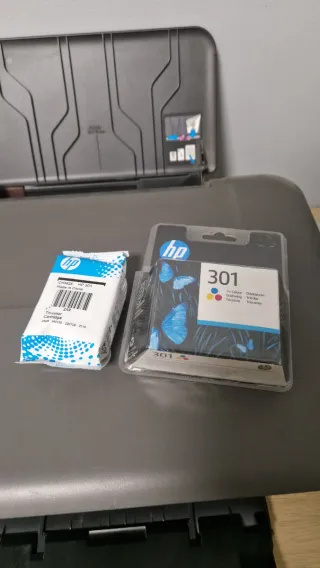HP Deskjet 1050A + Cartucho color