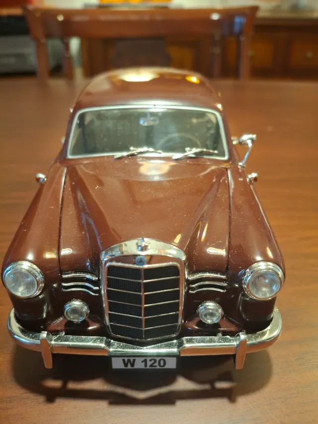 Mercedes 180 1963 Escala 1:18