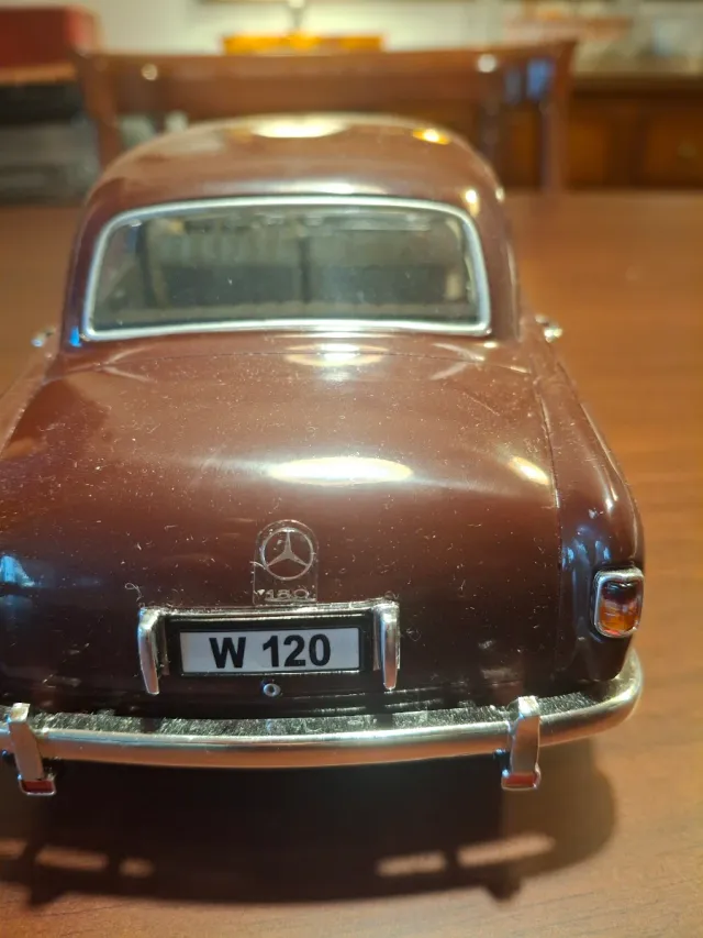 Mercedes 180 1963 Escala 1:18