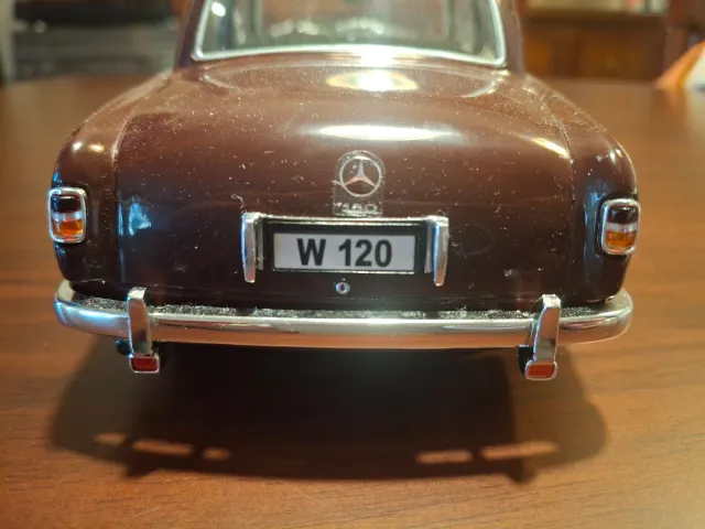 Mercedes 180 1963 Escala 1:18