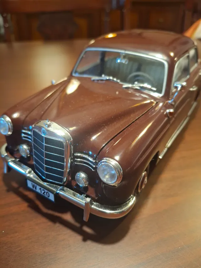 Mercedes 180 1963 Escala 1:18