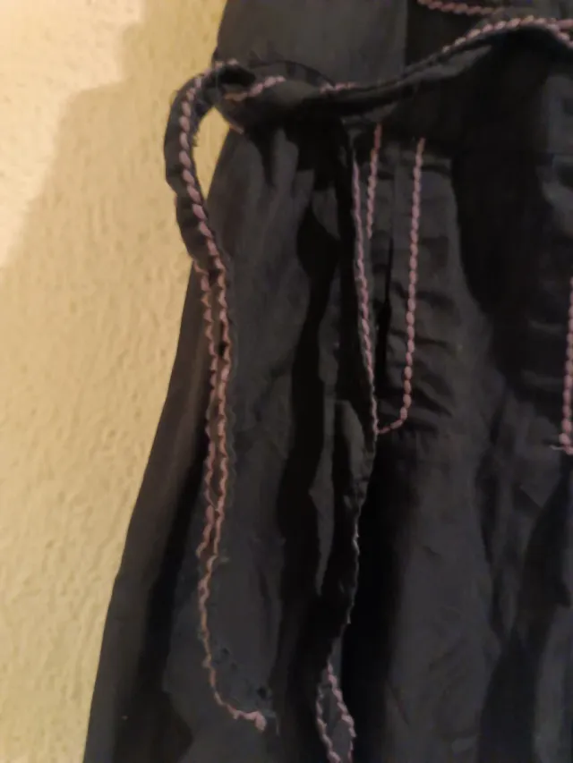 Falda negra con flores multicolor Talla 16