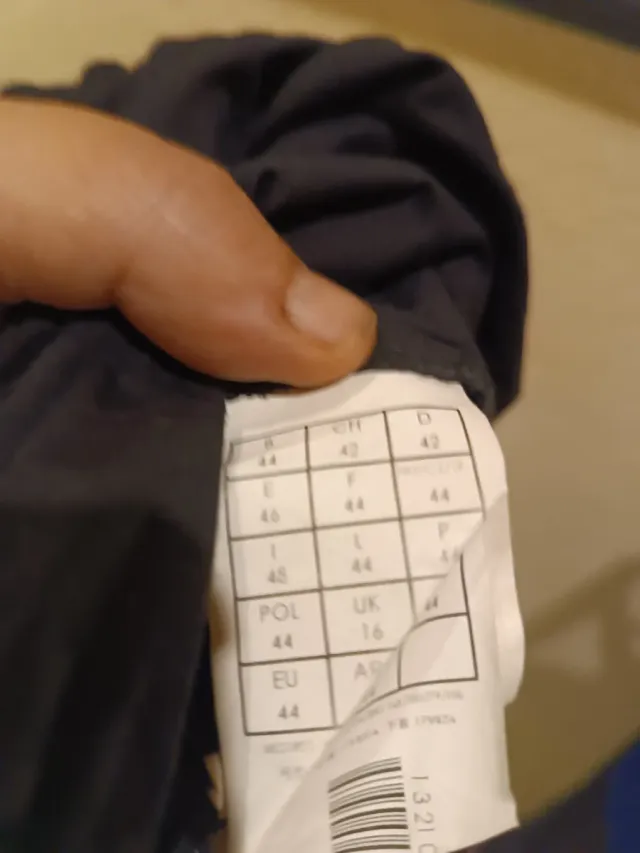 Falda negra con flores multicolor Talla 16