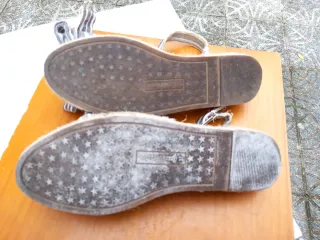 Sandalias de cuña con lazada