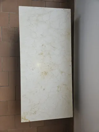 Tavolo da centro in marmo e legno intagliato