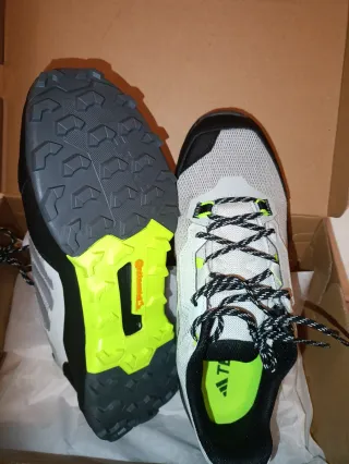 2x Adidas Terrex T. 42