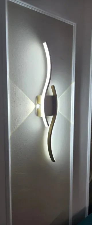 Lampadario da parete oro e bianco