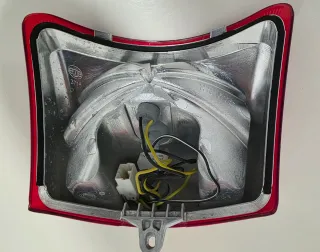 Piloto trasero Vespa GTS original (2005 - 2014)