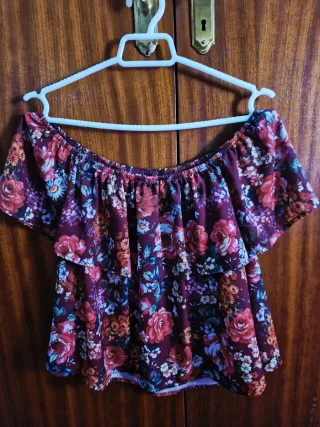 Blusa floral hombros descubiertos