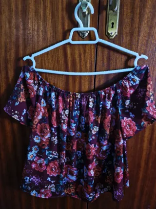 Blusa floral hombros descubiertos
