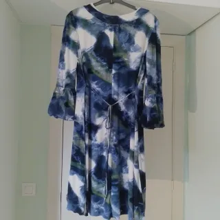 Vestido estampado doble escote