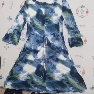 Vestido estampado doble escote