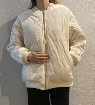 Chaqueta bomber acolchada beige