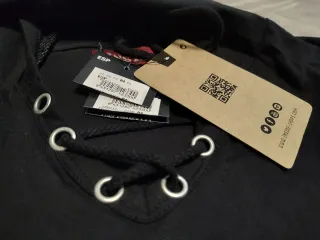 Camiseta Inside Talla L Negra con Capucha