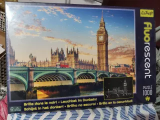Puzzle 1000 piezas Trefl Fluorescent, sin usar.