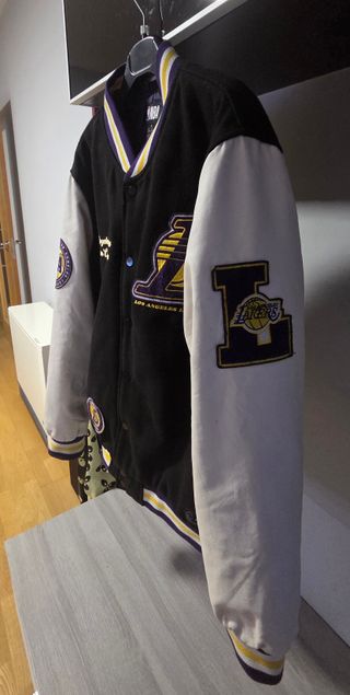 Chaqueta universitaria Lakers NBA Primark