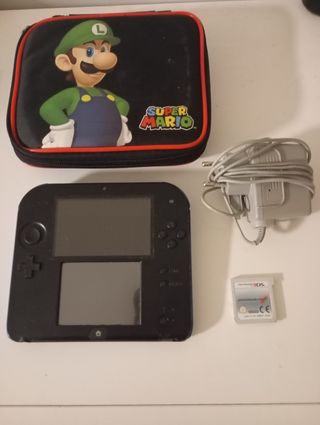 Nintendo 2DS + Mario Kart 7 + Cargador + Funda