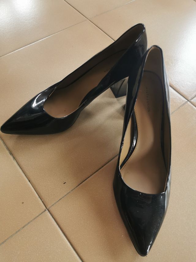 Zapatos de tacón negros