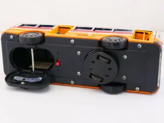 ANTIGUO AUTOBÚS DE HOJALATA DE 1966