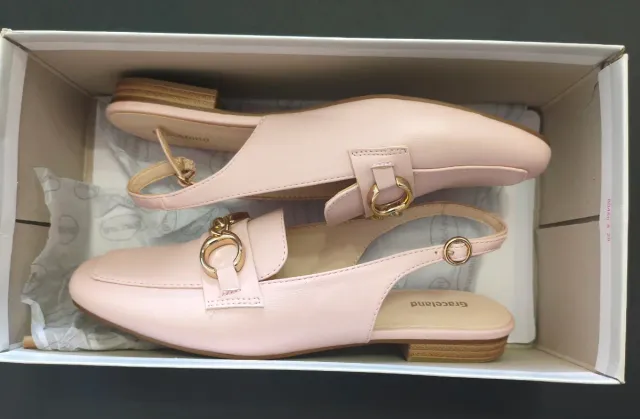 Zapatillas Slingback Rosa con Detalle Dorado