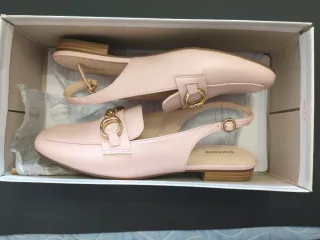 Zapatillas Slingback Rosa con Detalle Dorado