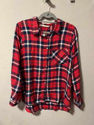 Camisa de cuadros roja y azul