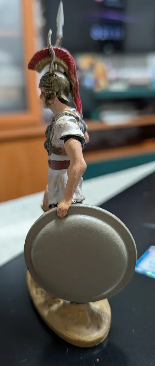 Figura in piombo di un soldato italico samnita