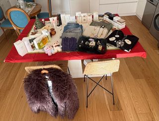 Cosmética, Ropa y Collares Mujer