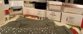 Cosmética, Ropa y Collares Mujer