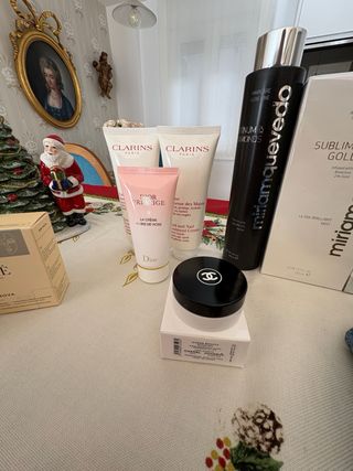 Cosmética, Ropa y Collares Mujer