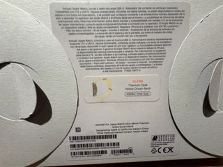 Apple Watch Ultra Titanio Plata y Amarillo