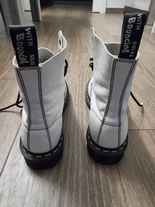 Botas Dr. Martens Airwair Blancas