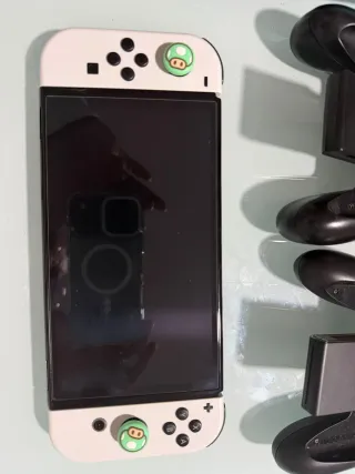 Nintendo Switch OLED Blanca y Negra