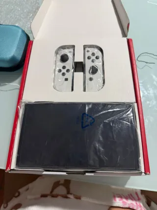 Nintendo Switch OLED Blanca y Negra