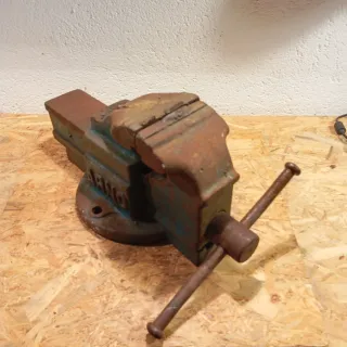 Tornillo de banco ARNO 95