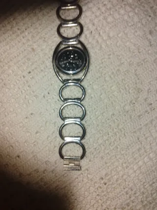 Reloj de pulsera plateado
