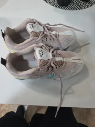 Nike VaporMax 360 rosas y blancas