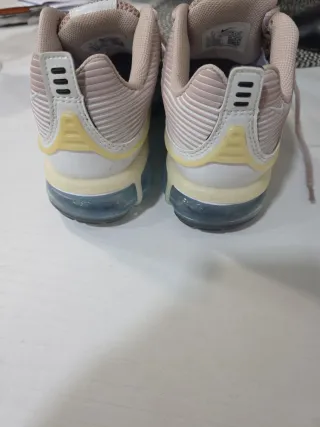 Nike VaporMax 360 rosas y blancas