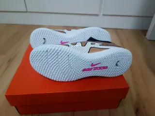 Zapatillas fútbol sala niño Nike Oro