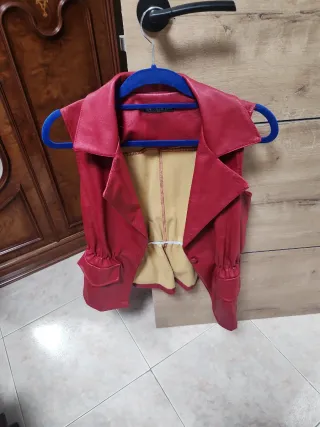 Chaleco rojo sin mangas