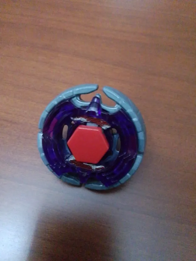 4 Beyblades
