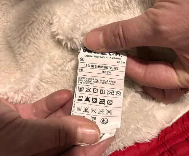 Abrigo Benetton Niño Rojo con Capucha