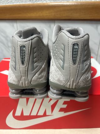 Nike Shox R4 Gris Plata